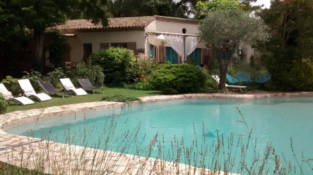ピオラン La Bousquatiere Bed & Breakfast エクステリア 写真