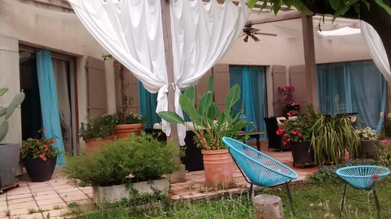 ピオラン La Bousquatiere Bed & Breakfast エクステリア 写真