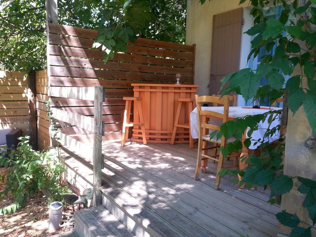 ピオラン La Bousquatiere Bed & Breakfast エクステリア 写真